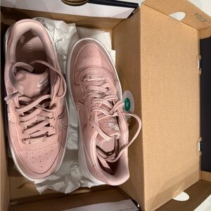 Nike Women's Blush Pink Air Force 1